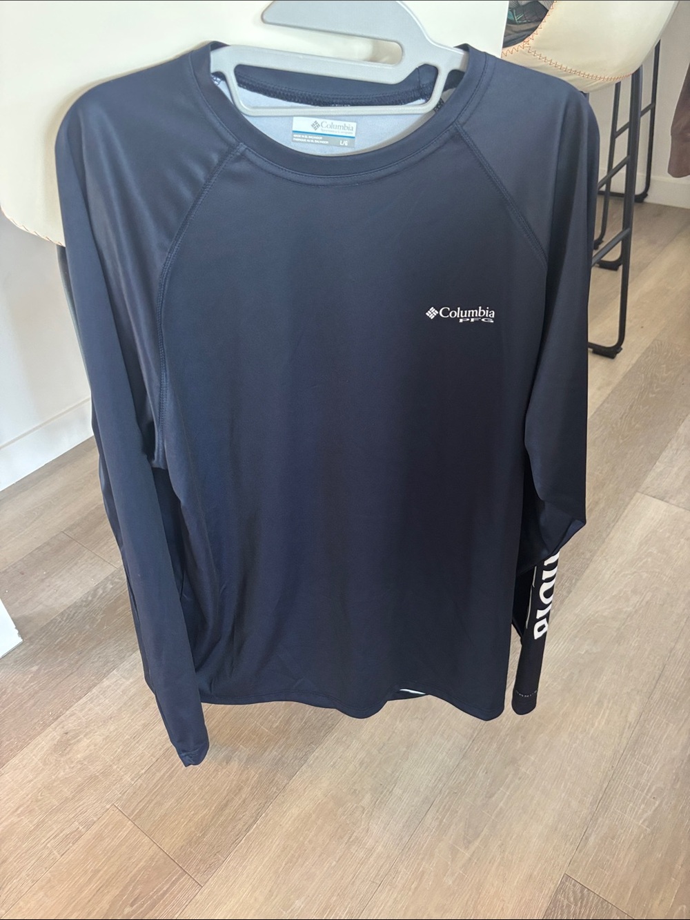 Columbia Men's Black Long-Sleeve Swim Rash Guard